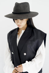 LUNA - Oversized vest with belt - Modestories