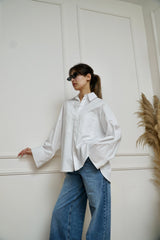 AYLA - Oversized shirt - White - Modestories
