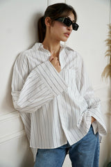 AYLA - Oversized shirt - White with blue stripes - Modestories