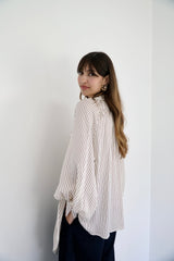 MARA - SHIRT WITH REMOVABLE SCARF - OFF WHITE & BURGUNDY - Modestories